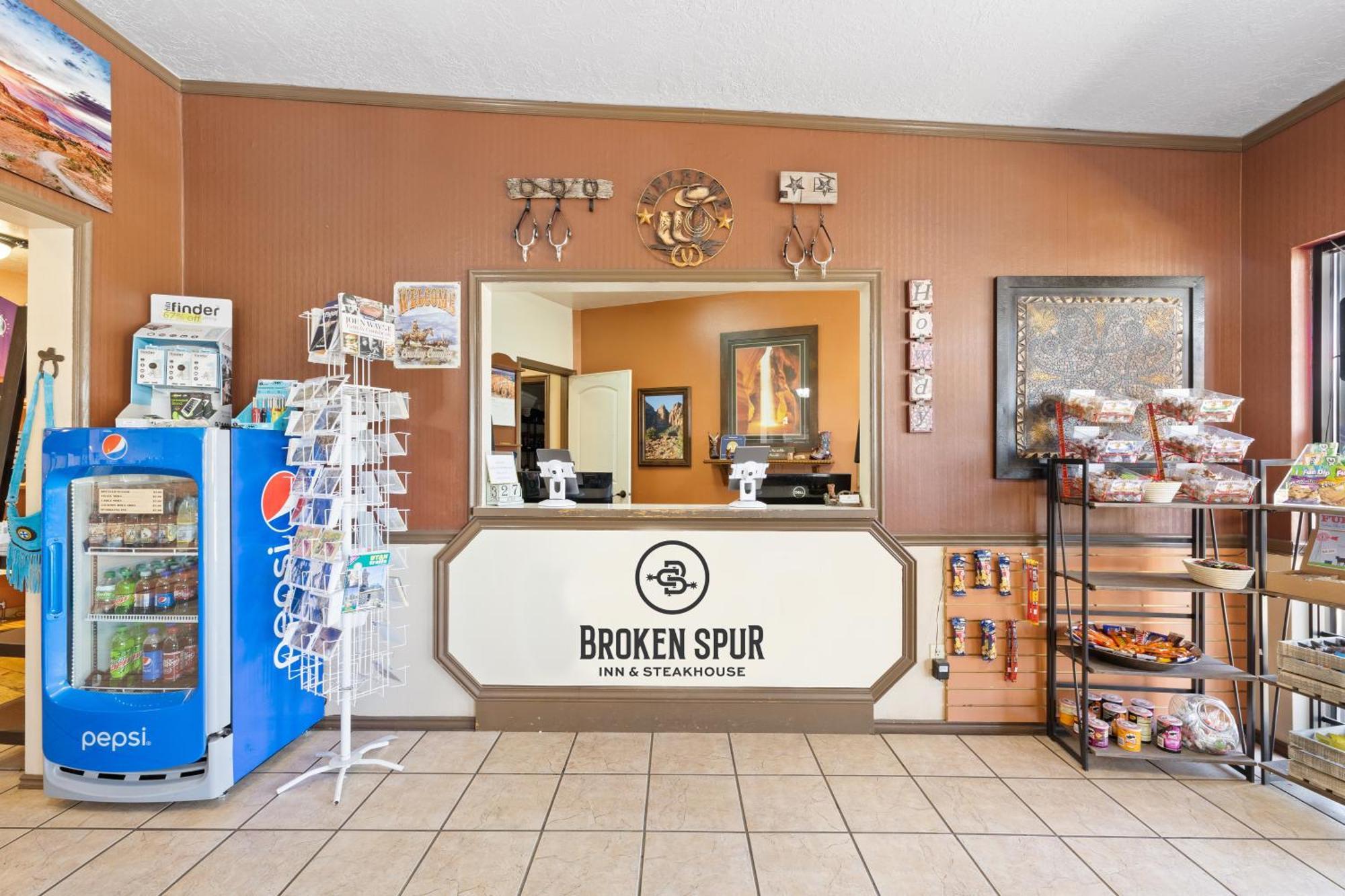 توري Broken Spur Inn & Steakhouse المظهر الخارجي الصورة